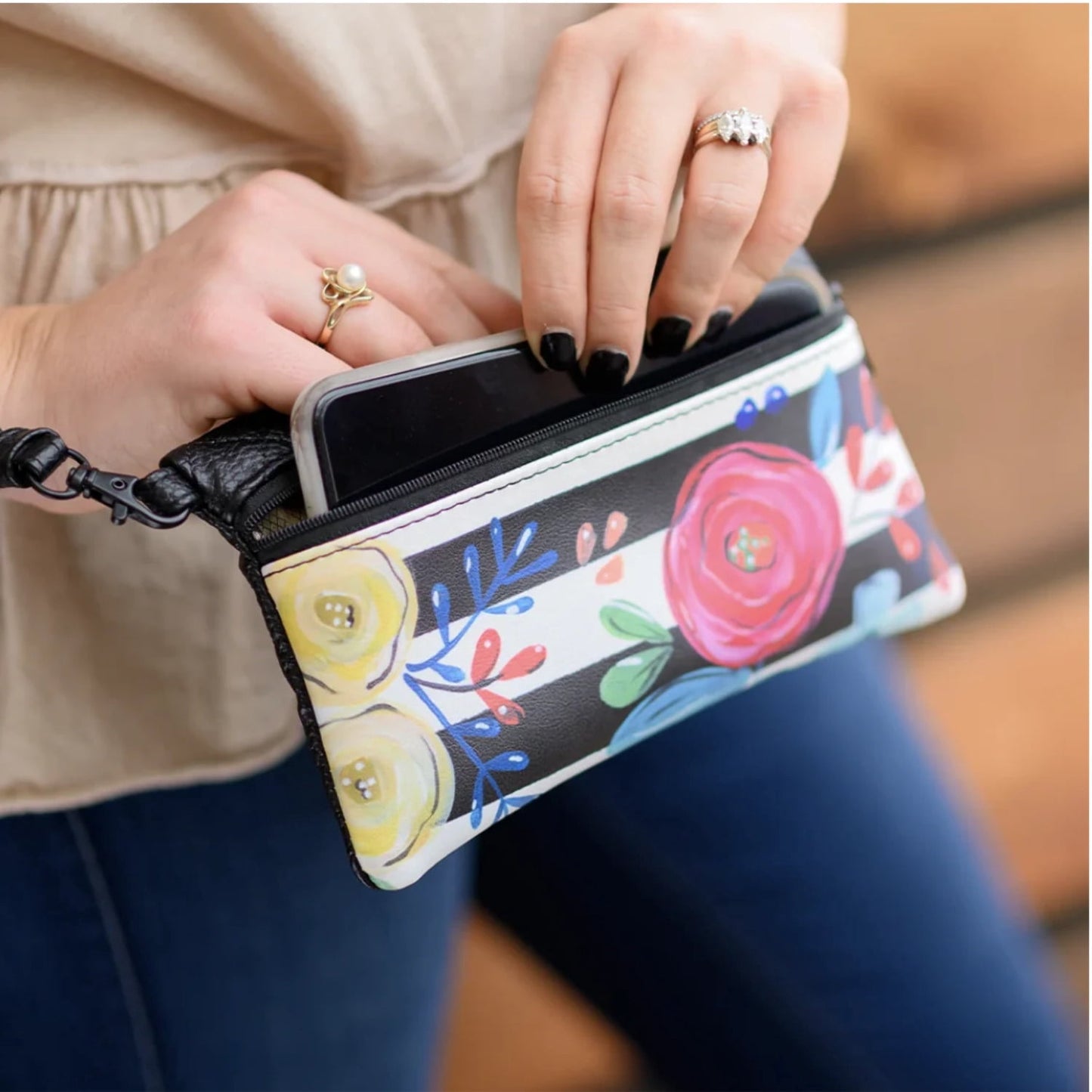 Bella Caroline Black Travel Wristlet