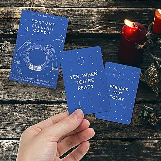 Gift Republic GR490090 Fortune Telling Cards Features